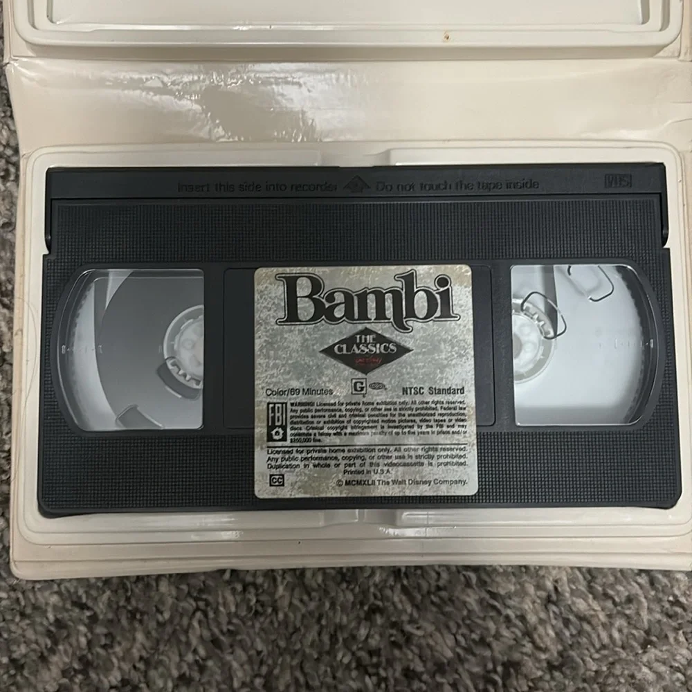 Walt Disney's Classic Bambi VHS - Picture 4 of 5
